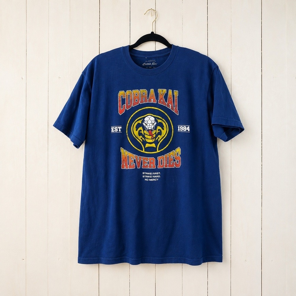 Bioworld Cobra Kai Never Dies Graphic T-Shirt Navy Blue Mens Large‎ L